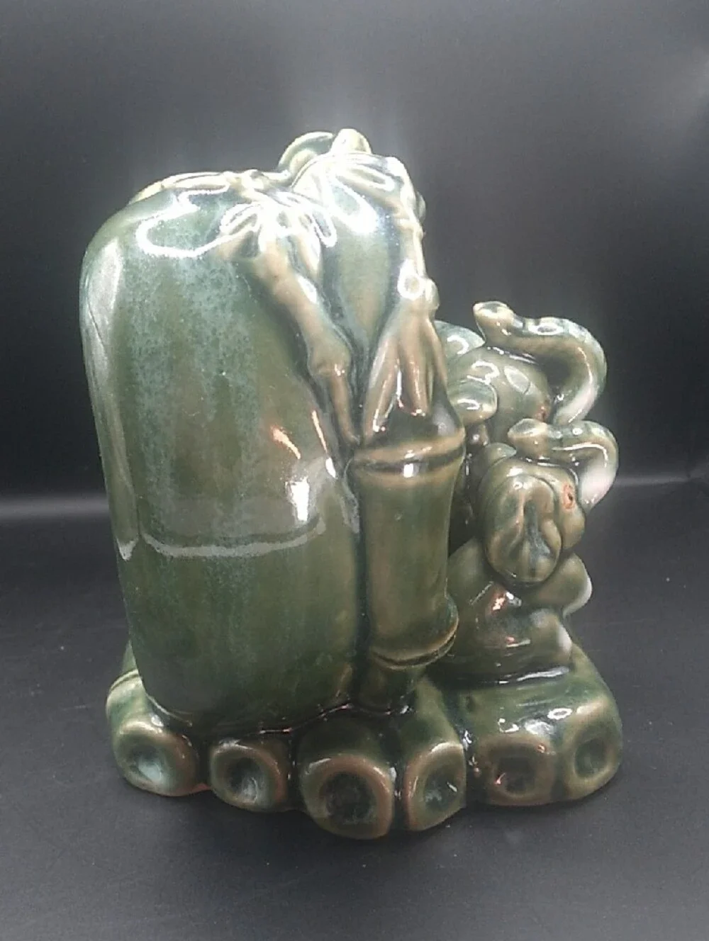 Vintage Majolica-style Green Ceramic Elephant Planter/Vase (B9)